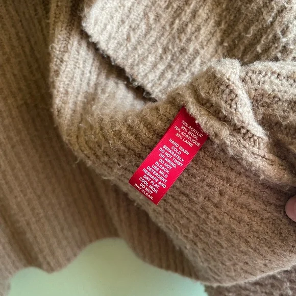 Saks Fifth Avenue Sweater - Picture 3 of 7